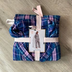 NWT Victoria’s Secret flannel long pj set in size Regular.